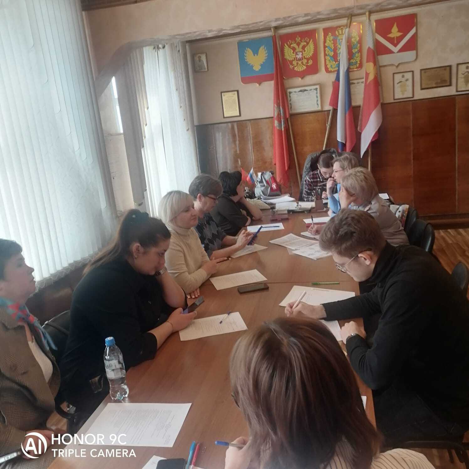 Заседание комиссии по делам несовершеннолетних и защите их прав.